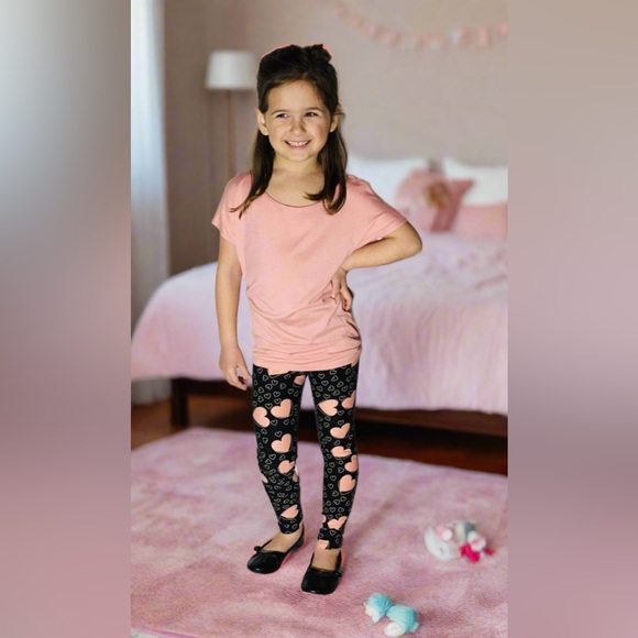 💗10/12 NEW Girls Solid Pnk Valentines Day Top, Short Sleeve Shirt - Picture 2 of 5